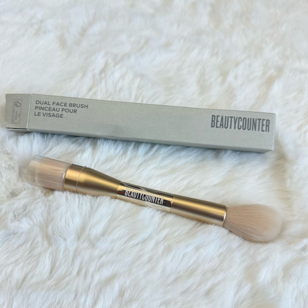 NIB BEAUTYCOUNTER Dual Face Brush